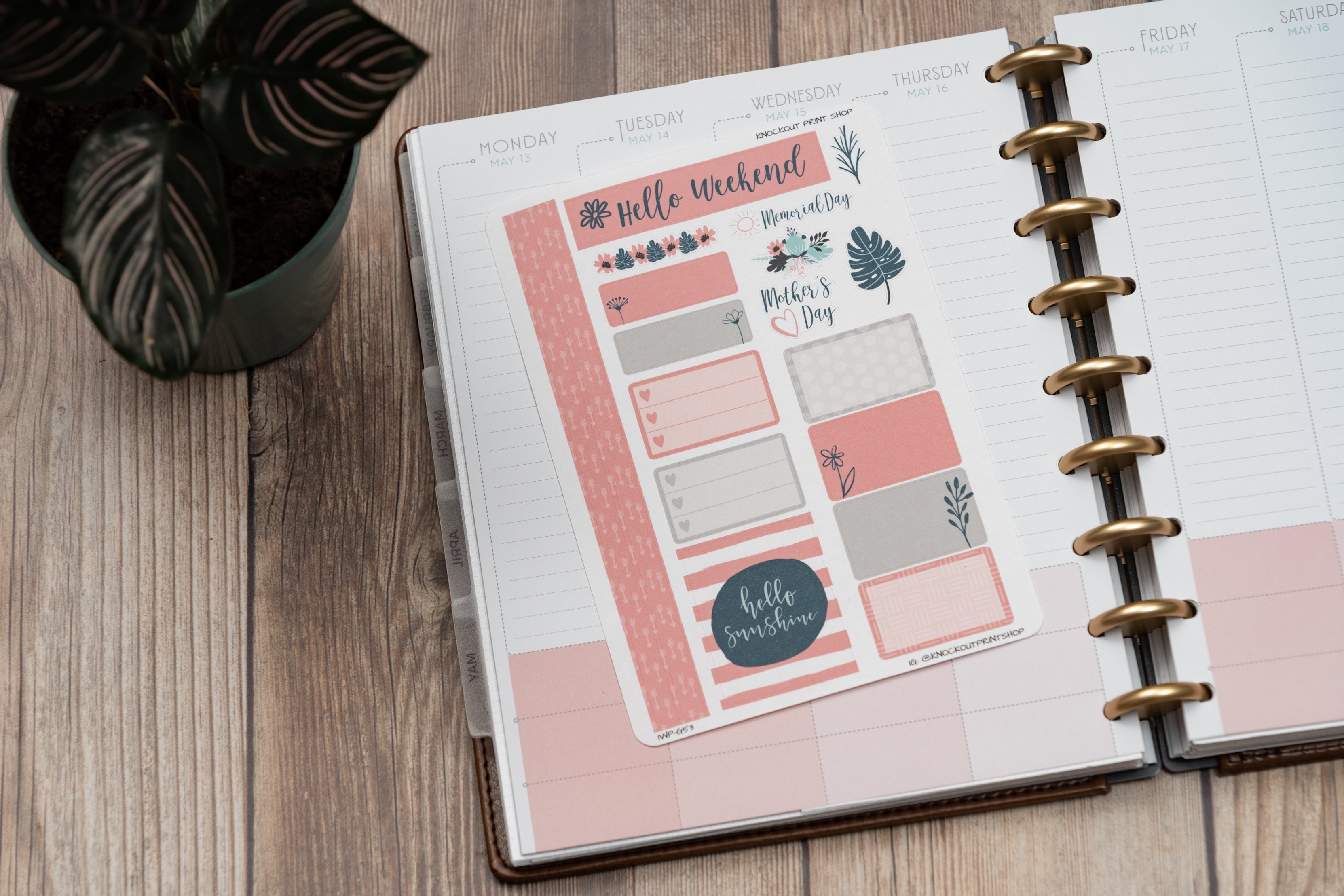 Maximize Your #Momlife Planner Spreads